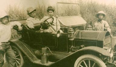wakaji and family car